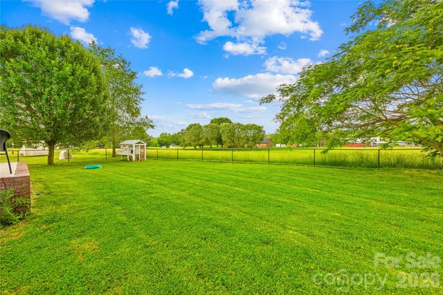 2251 Rock Dam Road, Lincolnton, NC 28092