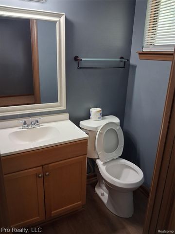 2219 Lakeview Avenue, York Charter Township, MI 48198