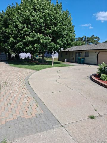 2219 Lakeview Avenue, York Charter Township, MI 48198