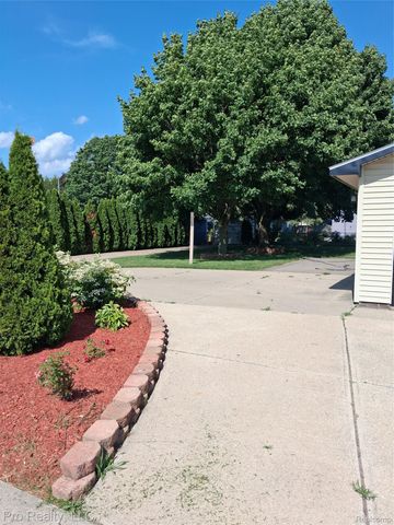 2219 Lakeview Avenue, York Charter Township, MI 48198
