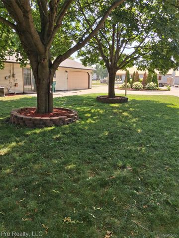 2219 Lakeview Avenue, York Charter Township, MI 48198