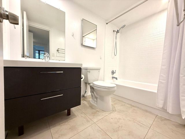 1000 Parkview Drive 316, Hallandale Beach, FL 33009