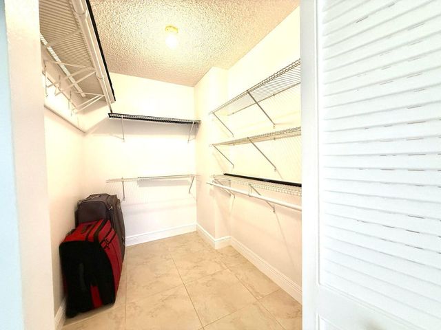 1000 Parkview Drive 316, Hallandale Beach, FL 33009