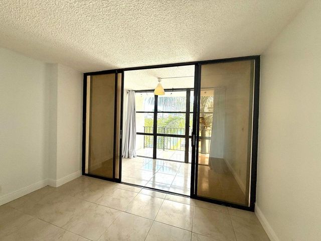 1000 Parkview Drive 316, Hallandale Beach, FL 33009