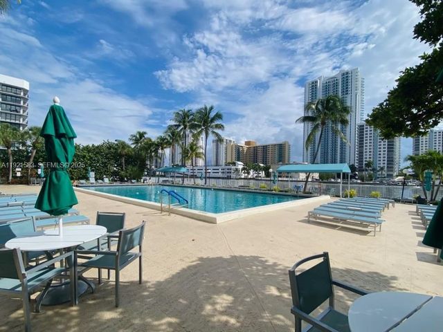 1000 Parkview Drive 316, Hallandale Beach, FL 33009