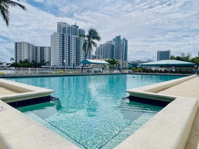 1000 Parkview Drive 316, Hallandale Beach, FL 33009