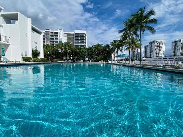1000 Parkview Drive 316, Hallandale Beach, FL 33009