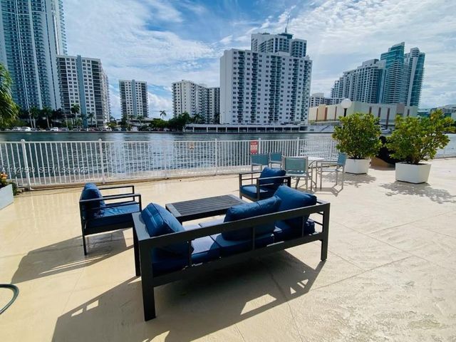 1000 Parkview Drive 316, Hallandale Beach, FL 33009