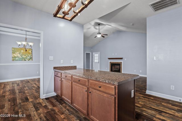 305 Weatherford Drive, Jacksonville, NC 28540