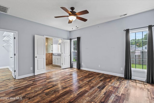 305 Weatherford Drive, Jacksonville, NC 28540