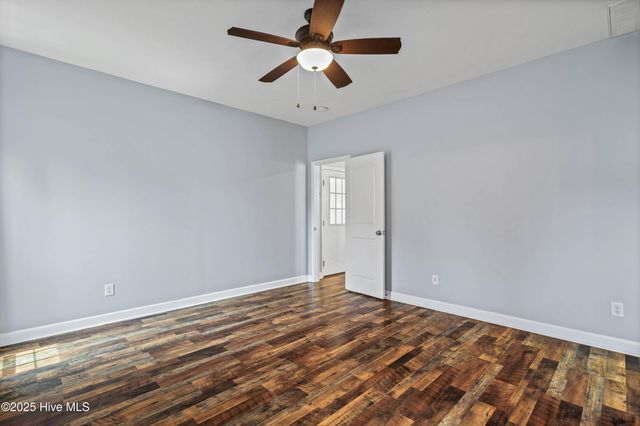 305 Weatherford Drive, Jacksonville, NC 28540