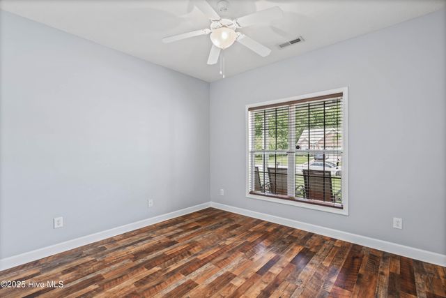 305 Weatherford Drive, Jacksonville, NC 28540