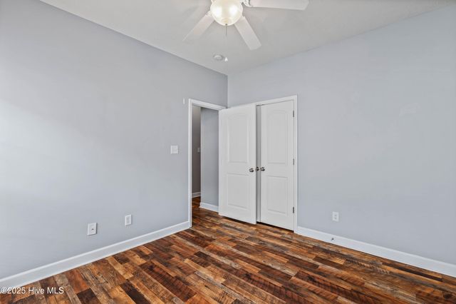 305 Weatherford Drive, Jacksonville, NC 28540