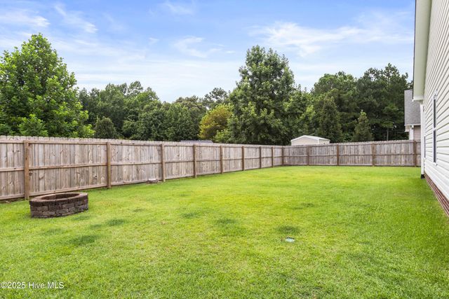 305 Weatherford Drive, Jacksonville, NC 28540