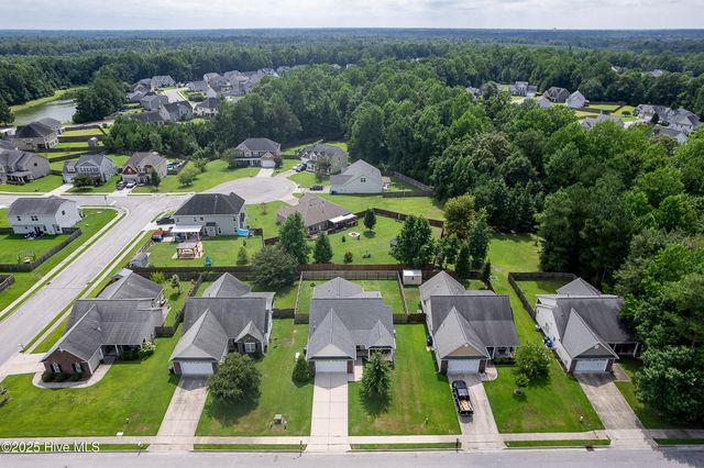 305 Weatherford Drive, Jacksonville, NC 28540