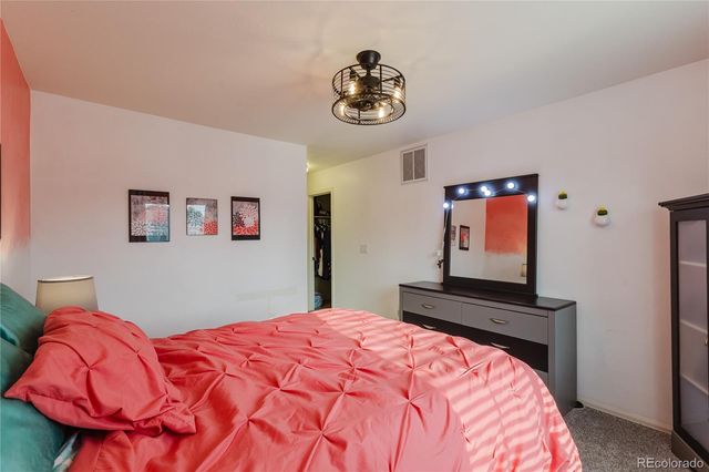 223 S New Castle Way, Aurora, CO 80018