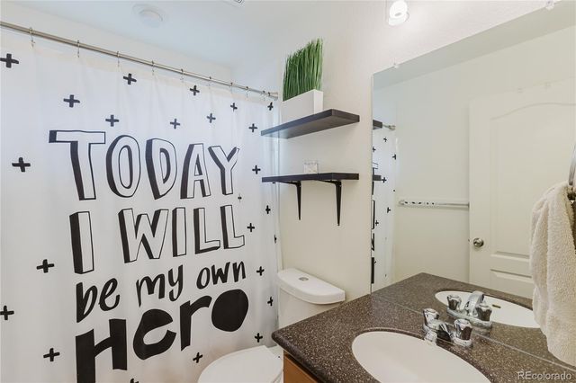 223 S New Castle Way, Aurora, CO 80018