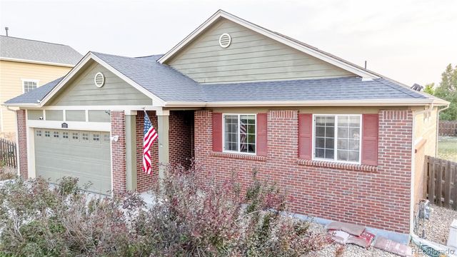 223 S New Castle Way, Aurora, CO 80018