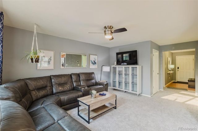 223 S New Castle Way, Aurora, CO 80018