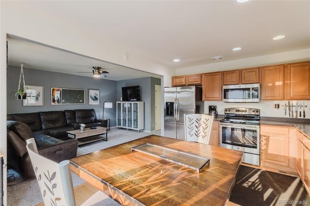 223 S New Castle Way, Aurora, CO 80018