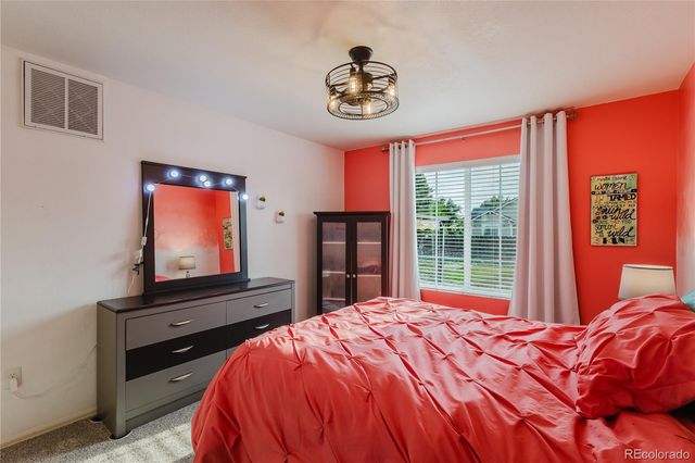 223 S New Castle Way, Aurora, CO 80018