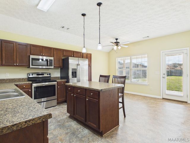 1637 BUENA VISTA Boulevard, Prattville, AL 36067