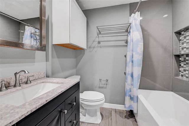 3202 Mckinney Drive, La Marque, TX 77568