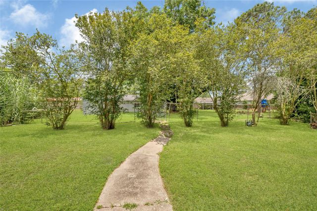 3202 Mckinney Drive, La Marque, TX 77568