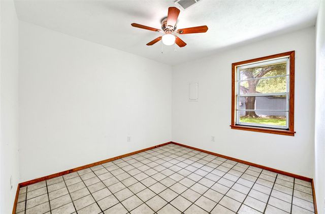 3202 Mckinney Drive, La Marque, TX 77568