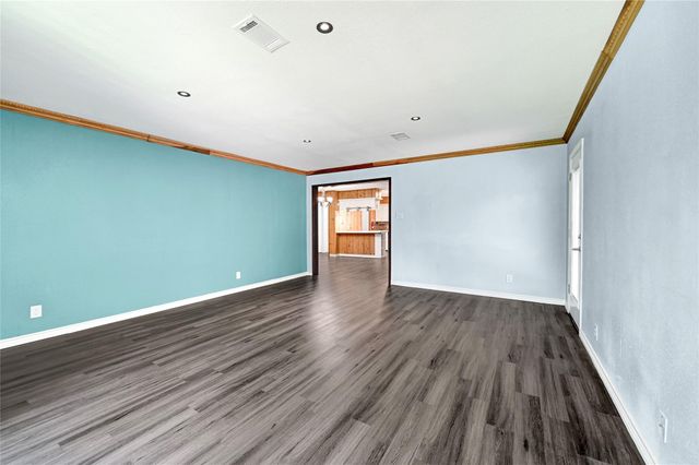 3202 Mckinney Drive, La Marque, TX 77568