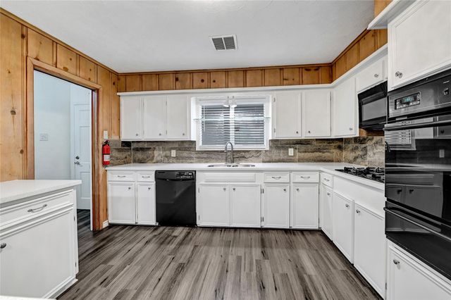 3202 Mckinney Drive, La Marque, TX 77568