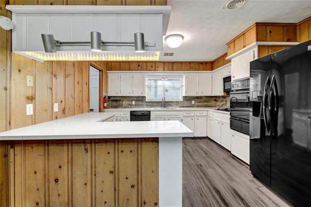 3202 Mckinney Drive, La Marque, TX 77568