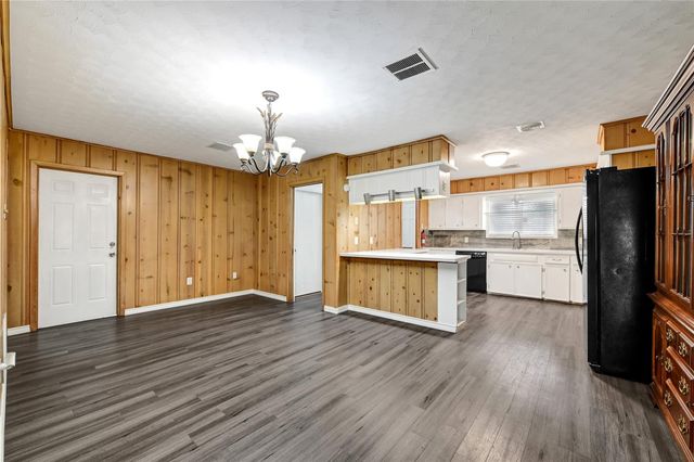 3202 Mckinney Drive, La Marque, TX 77568