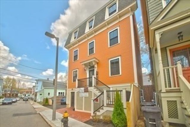 18 Porter St. 2, Boston, MA 02130