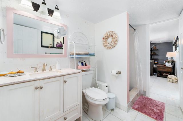 1351 NE 40th Place, Oakland Park, FL 33334