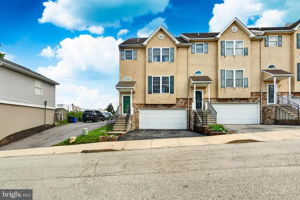 703 GREEN ST, Bridgeport, PA 19405