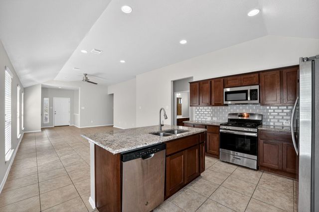 5865 Urbano BND, Round Rock, TX 78665