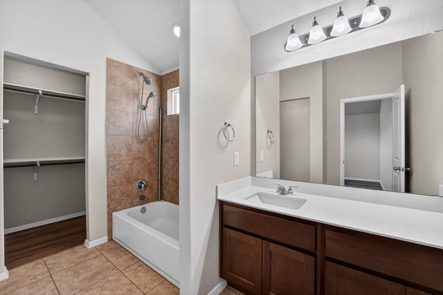 5865 Urbano BND, Round Rock, TX 78665