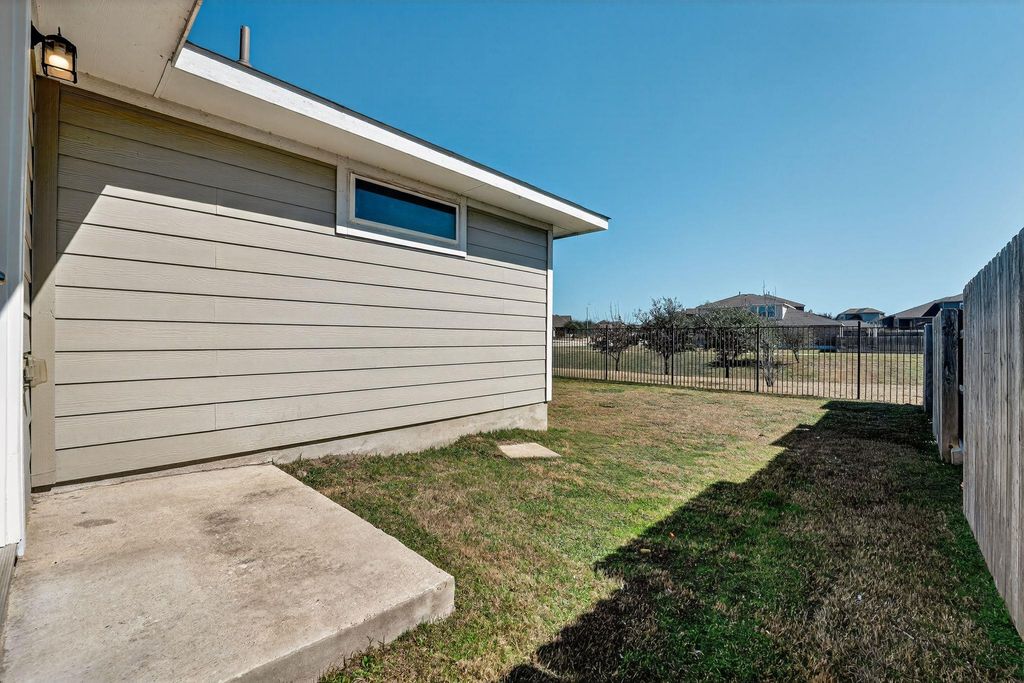 5865 Urbano BND, Round Rock, TX 78665