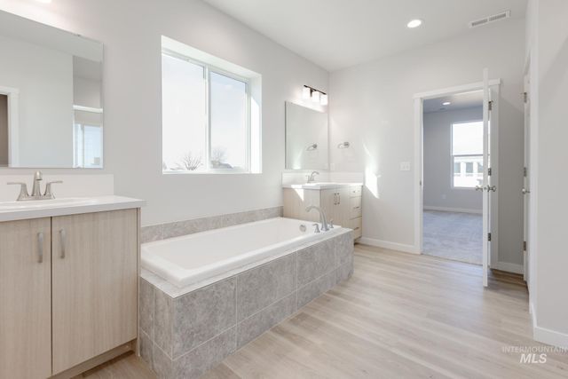 525 Waverly Ave, Middleton, ID 83644