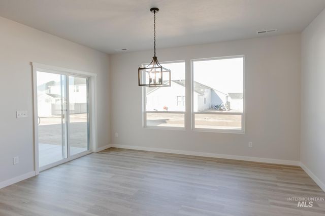 525 Waverly Ave, Middleton, ID 83644