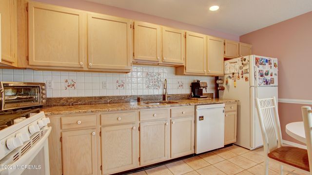 29 Hummingbird Court, Marlboro, NJ 07746