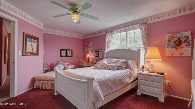 29 Hummingbird Court, Marlboro, NJ 07746