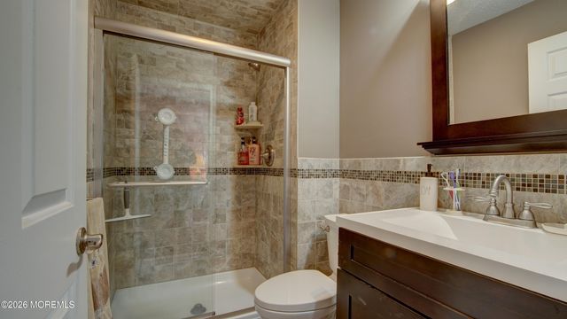 29 Hummingbird Court, Marlboro, NJ 07746