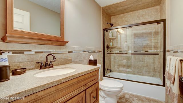 29 Hummingbird Court, Marlboro, NJ 07746