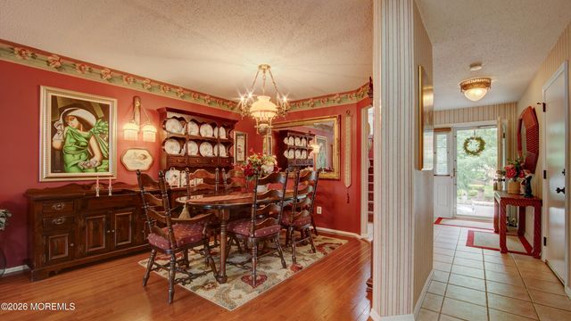 29 Hummingbird Court, Marlboro, NJ 07746