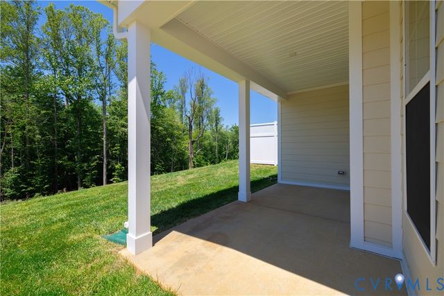 238 Winterberry Dr, Louisa, VA 22942