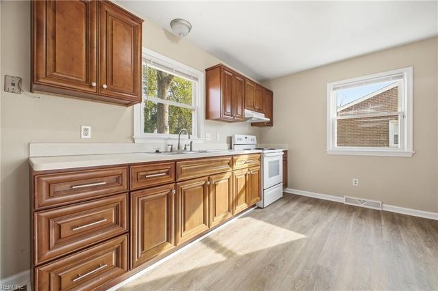 211 Madrid DR, Hampton, VA 23669