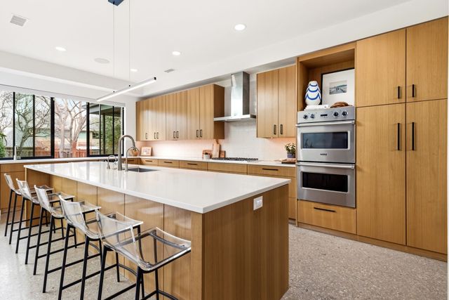 9360 Lakemont Drive, Dallas, TX 75220