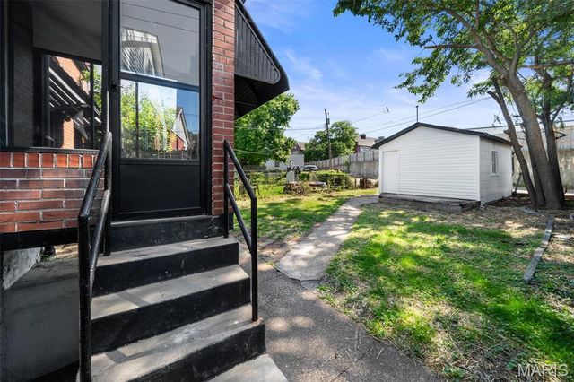 6630 Elmer Avenue, St Louis, MO 63109